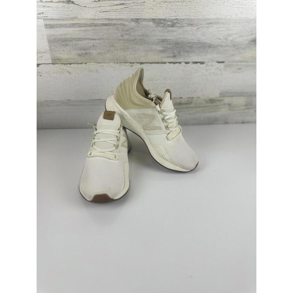 New Balance Women's Fresh Foam Roav V1 Running Shoes, Size 8W,  White